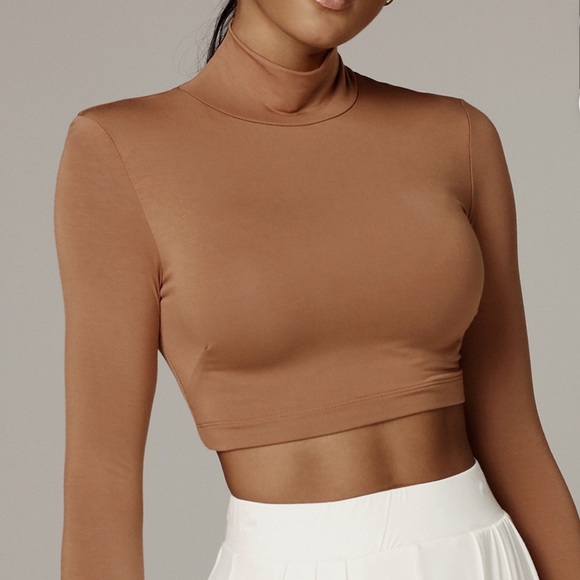JLUXLABEL Tops - Padded shoulder crop top